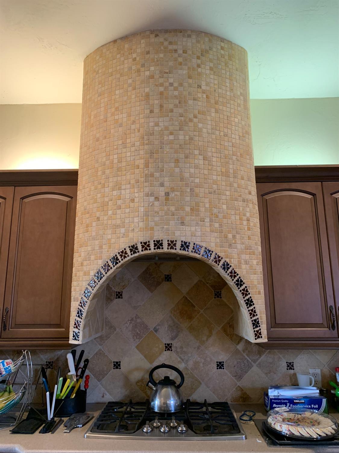 1662 South Alta Avenue Reedley, CA 93654 - Photo 21 of 30 a close view of a fireplace in a room