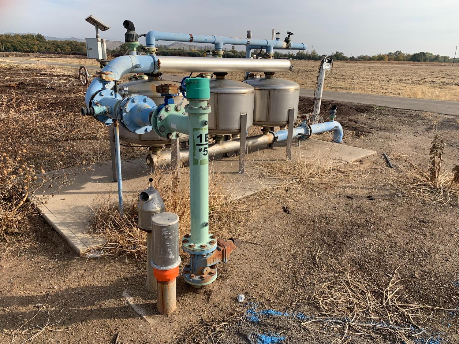 1662 South Alta Avenue Reedley, CA 93654 - Photo 28 of 30 a view of a terrace with chairs