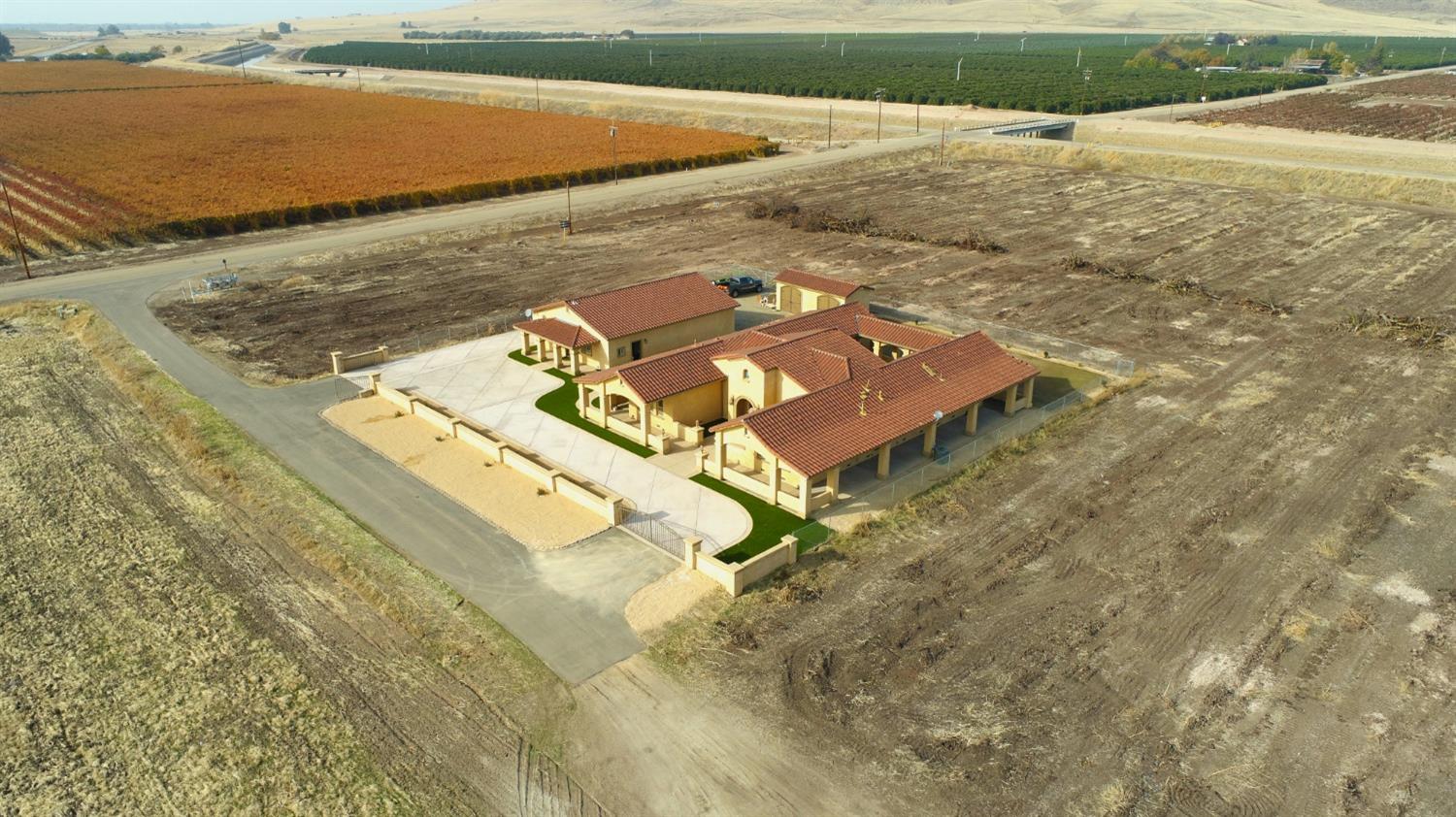 1662 South Alta Avenue Reedley, CA 93654 - Photo 8 of 30 a view of an ocean beach