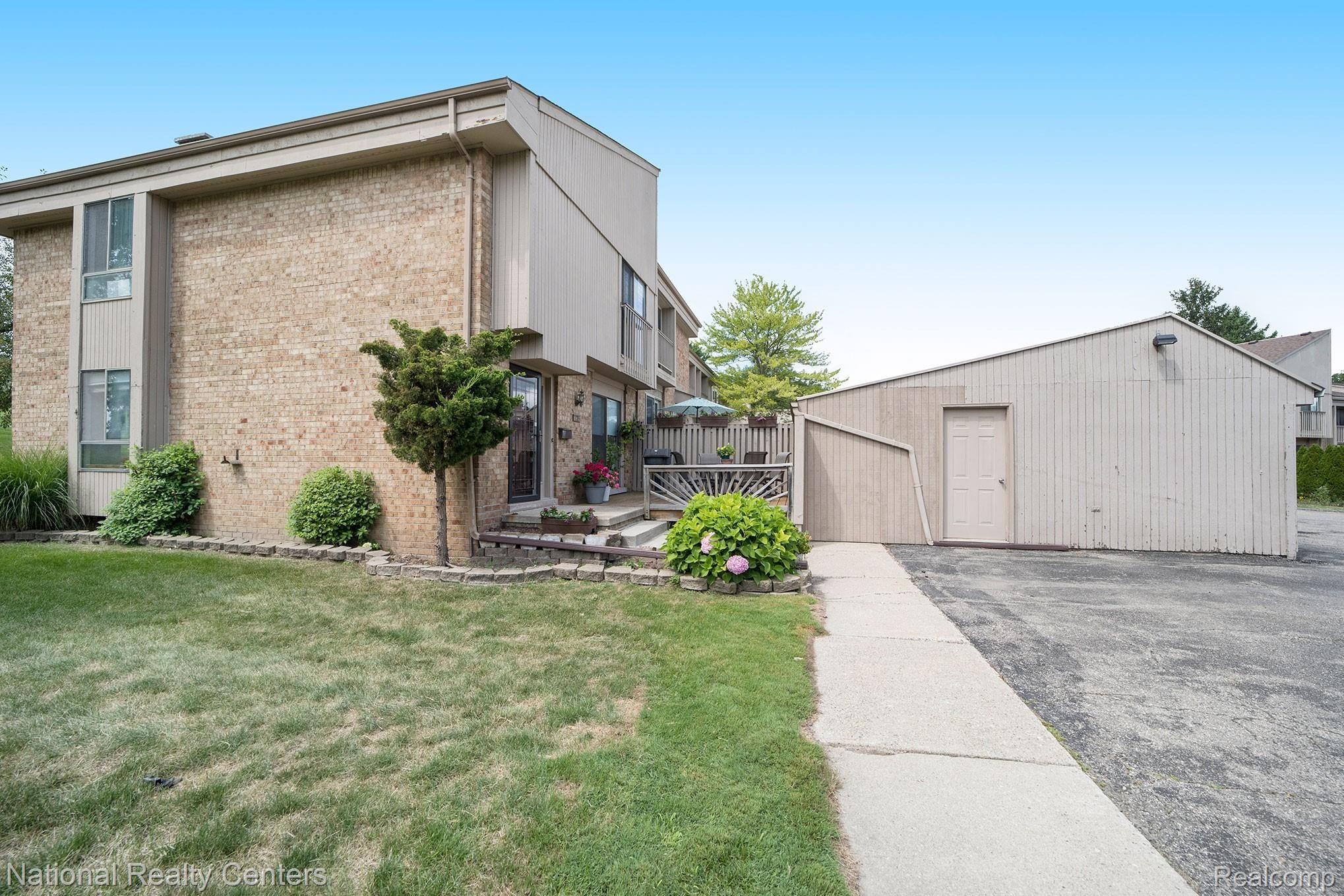 735 Oak Brook Ridge Drive Rochester, MI 48307 - Photo 27 of 30 017A1466.jpg