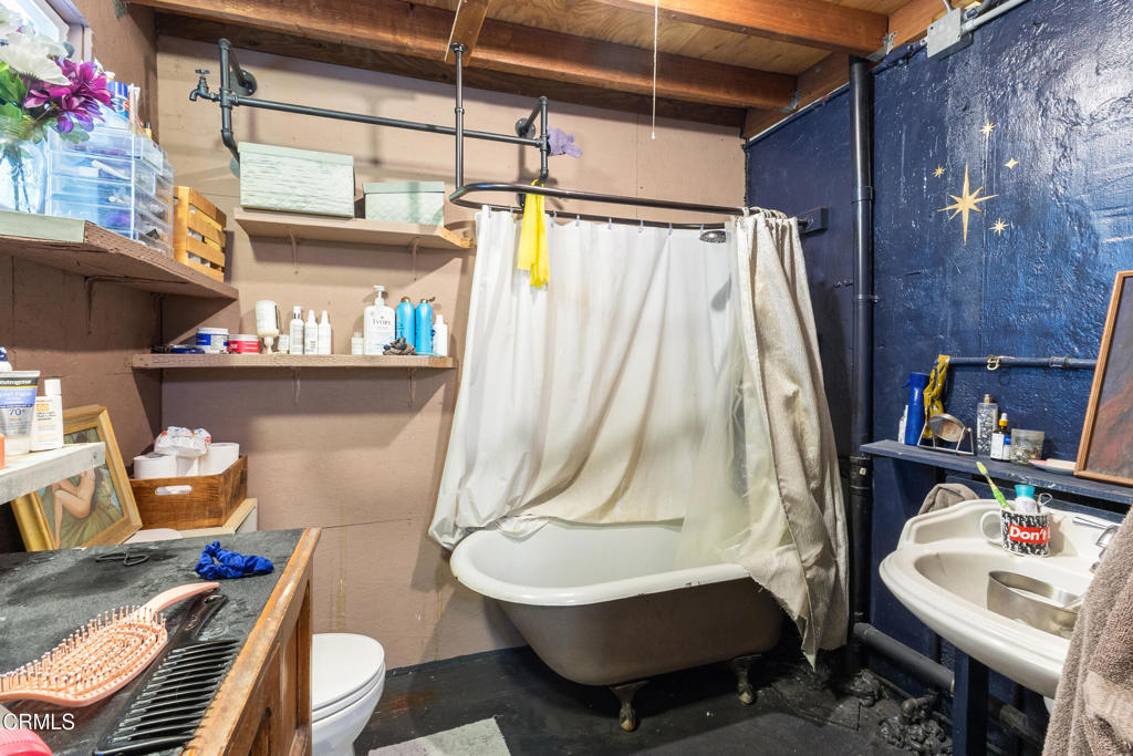 587 Vine Street Oak View, CA 93022 - Photo 16 of 31 16_img_0884