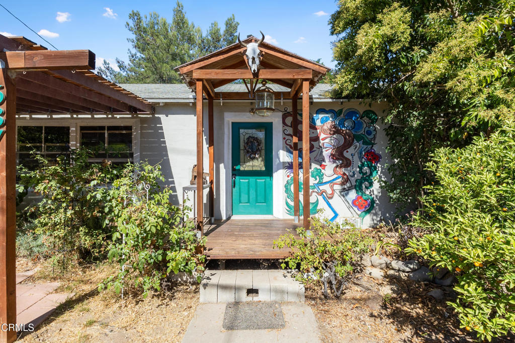 587 Vine Street Oak View, CA 93022 - Photo 2 of 31 4_img_0802