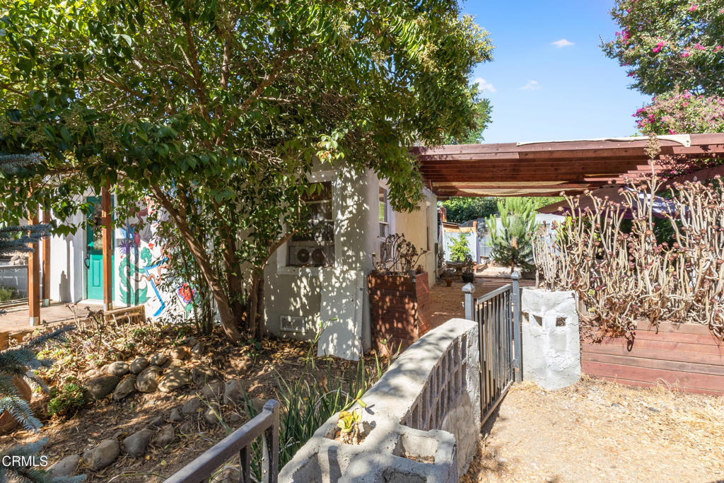 587 Vine Street Oak View, CA 93022 - Photo 4 of 31 3_img_0796