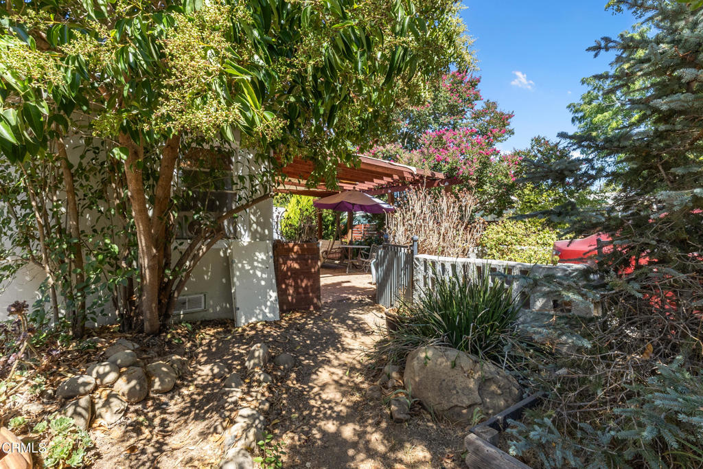 587 Vine Street Oak View, CA 93022 - Photo 6 of 31 6_img_0964