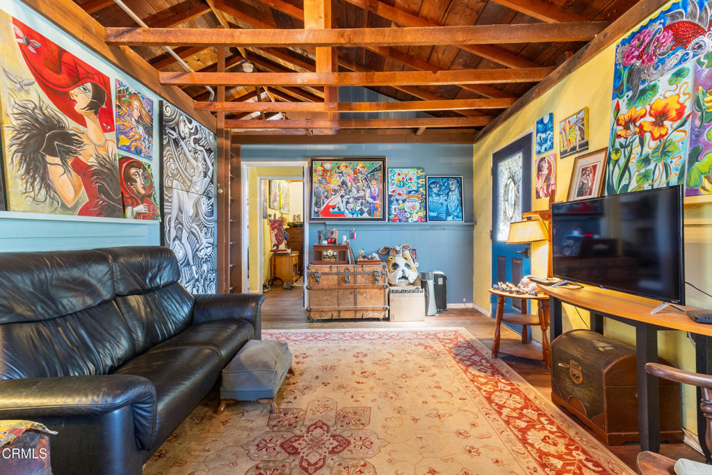 587 Vine Street Oak View, CA 93022 - Photo 9 of 31 9_img_0833