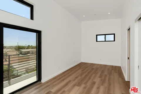 $4,395 | 1339 North Kenmore Avenue, Los Angeles, CA 90027