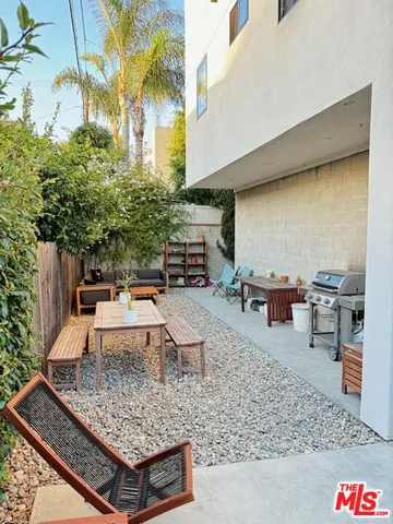 $4,395 | 1339 North Kenmore Avenue, Los Angeles, CA 90027