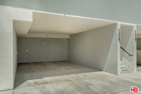 $4,395 | 1339 North Kenmore Avenue, Los Angeles, CA 90027