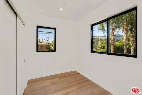 $4,395 | 1339 North Kenmore Avenue, Los Angeles, CA 90027