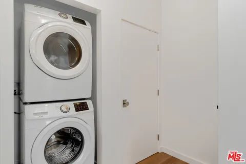 $4,395 | 1339 North Kenmore Avenue, Los Angeles, CA 90027