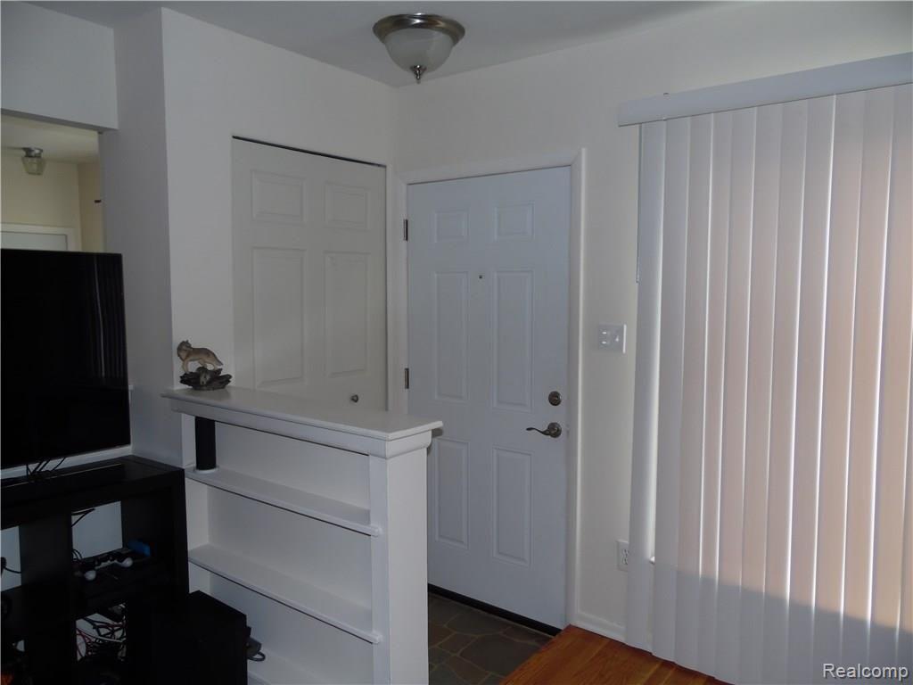 9160 Henry Ruff Road Livonia, MI 48150 - Photo 10 of 36 SAM_1067.JPG