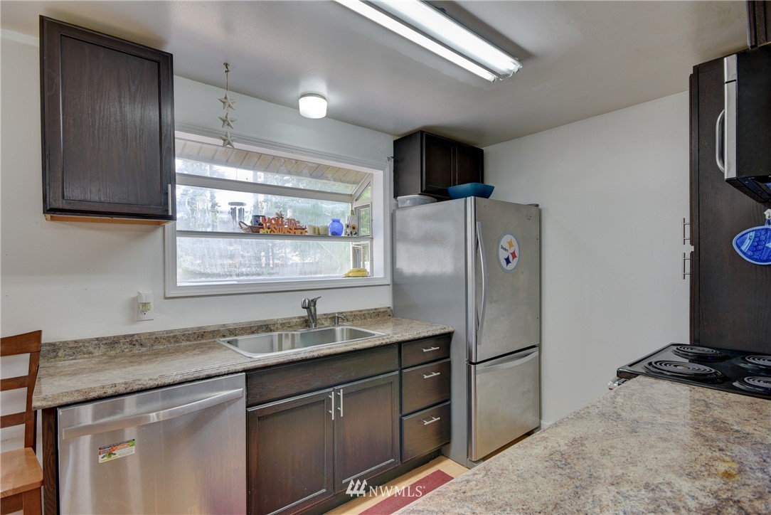 1018 Ridgeway Drive Oak Harbor, WA 98277 - Photo 11 of 22 Gallery Image 11