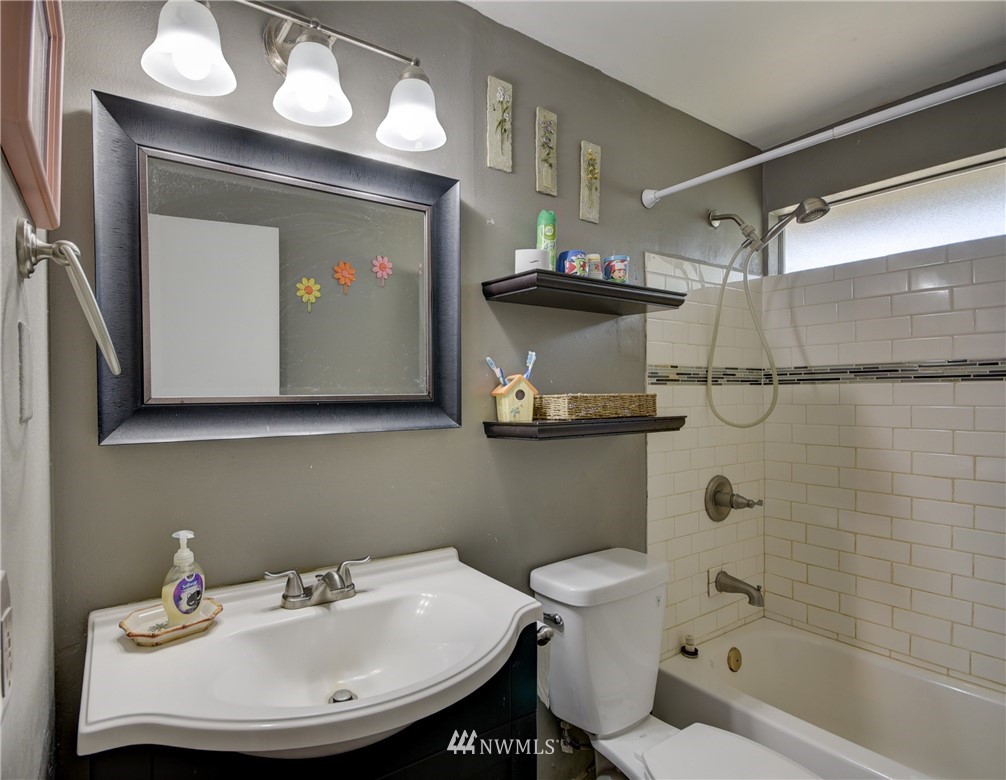 1018 Ridgeway Drive Oak Harbor, WA 98277 - Photo 13 of 22 Gallery Image 13