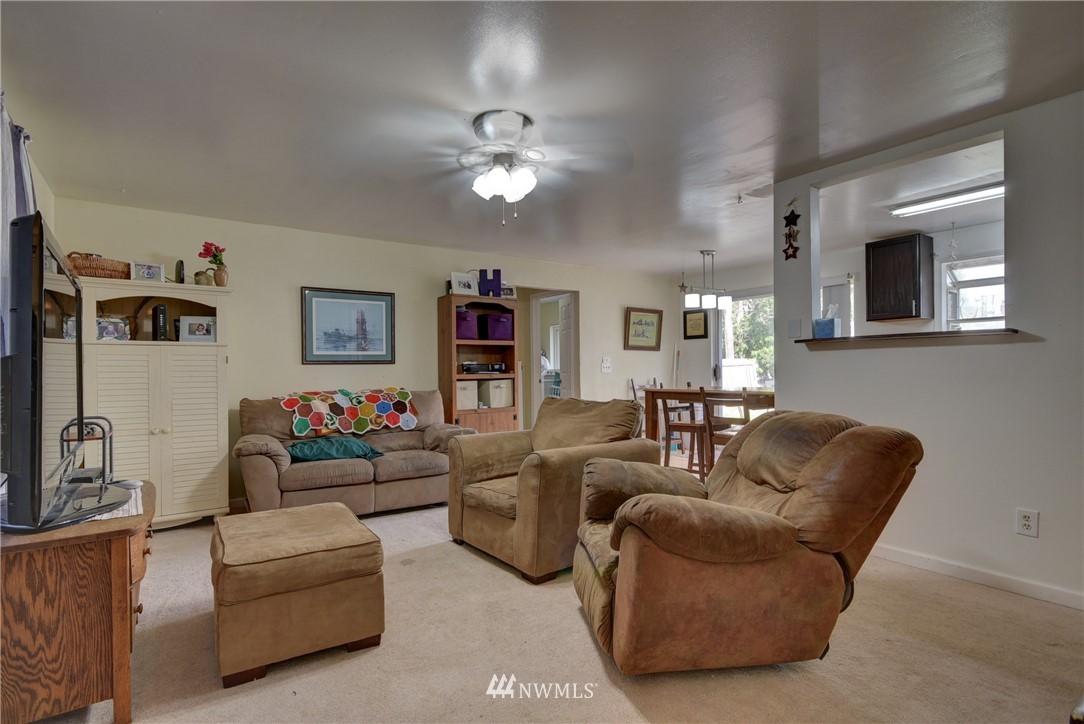 1018 Ridgeway Drive Oak Harbor, WA 98277 - Photo 6 of 22 Gallery Image 6