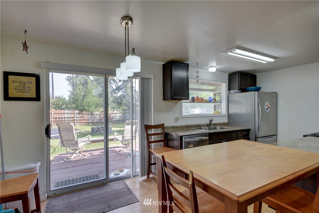 1018 Ridgeway Drive Oak Harbor, WA 98277 - Photo 8 of 22 Gallery Image 8