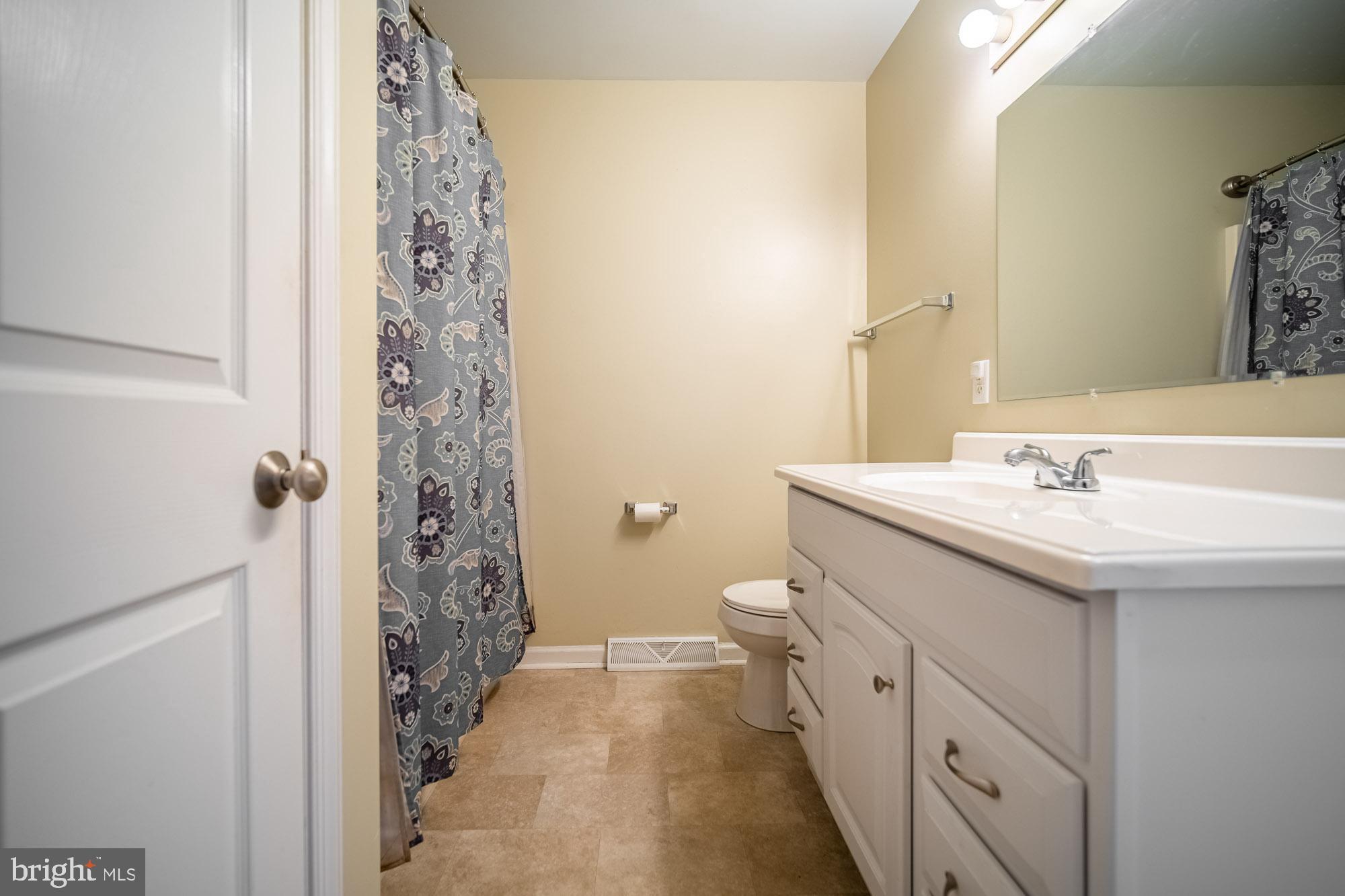 3636 Pleasant Valley Road, Unit 18 York, PA 17406 - Photo 14 of 20 Gallery Image 14