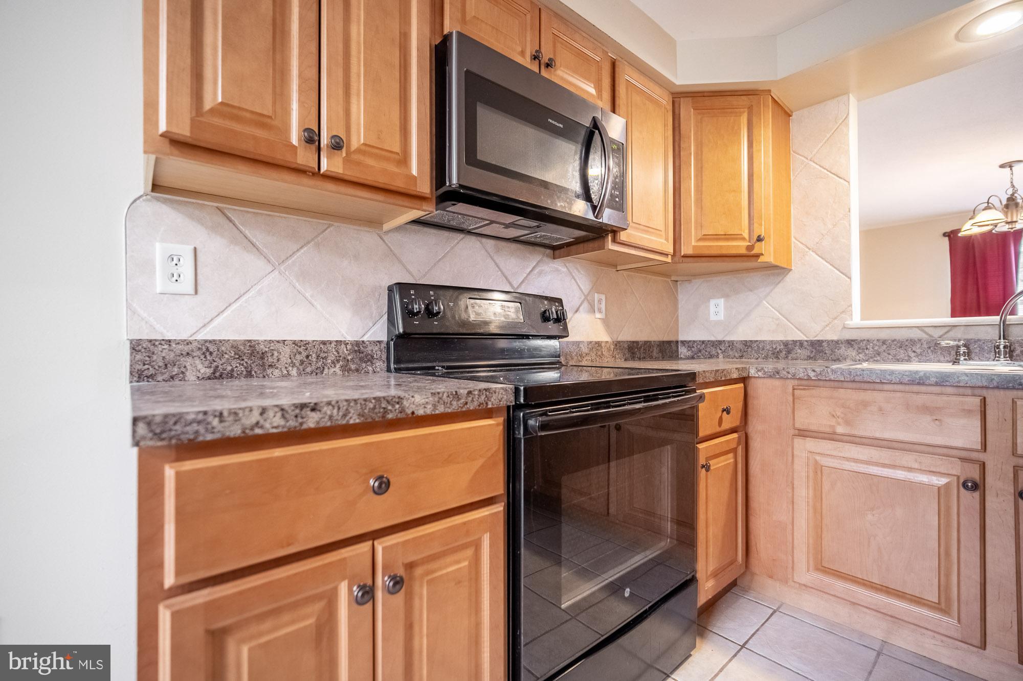 3636 Pleasant Valley Road, Unit 18 York, PA 17406 - Photo 8 of 20 Gallery Image 8