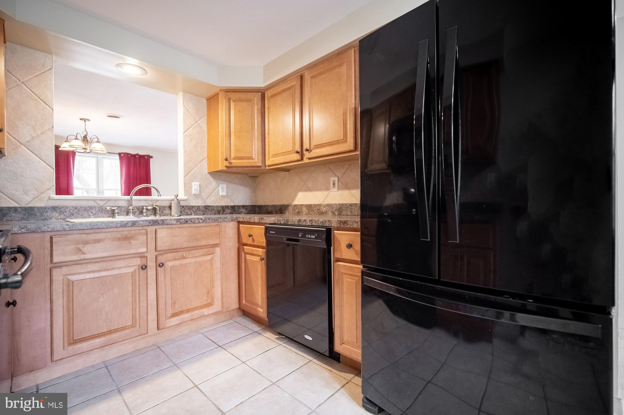 3636 Pleasant Valley Road, Unit 18 York, PA 17406 - Photo 9 of 20 Gallery Image 9