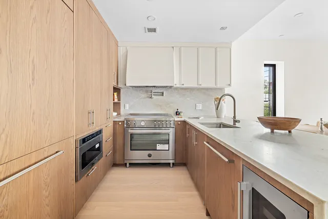 $2,395,000 | 104 Newel Street, Unit 4 | Greenpoint