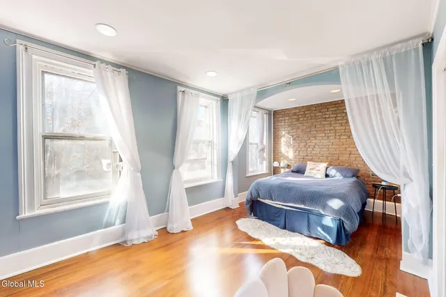 $400,000 | 215 Jay Street, Albany, NY 12210