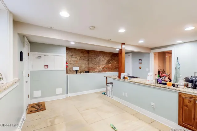 $400,000 | 215 Jay Street, Albany, NY 12210