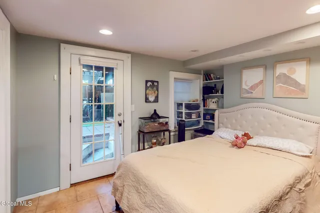 $400,000 | 215 Jay Street, Albany, NY 12210