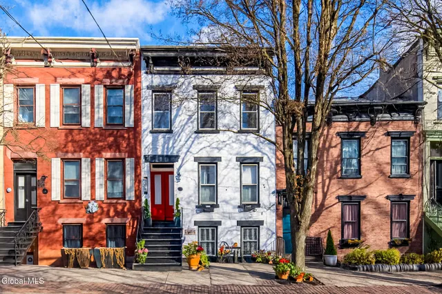 $400,000 | 215 Jay Street, Albany, NY 12210