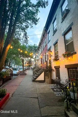 $400,000 | 215 Jay Street, Albany, NY 12210