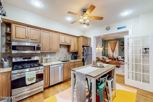 $400,000 | 215 Jay Street, Albany, NY 12210