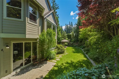 $2,700,000 | 13424 Northeast 80th Street, Redmond, WA 98052