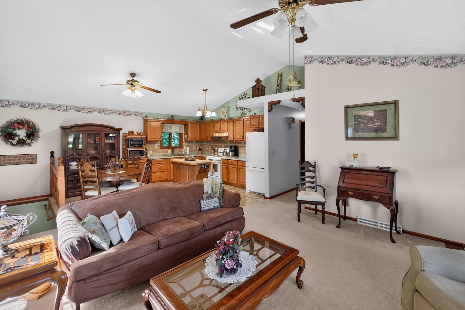23526 Caves Road Gambier, OH 43022 - Photo 5 of 44