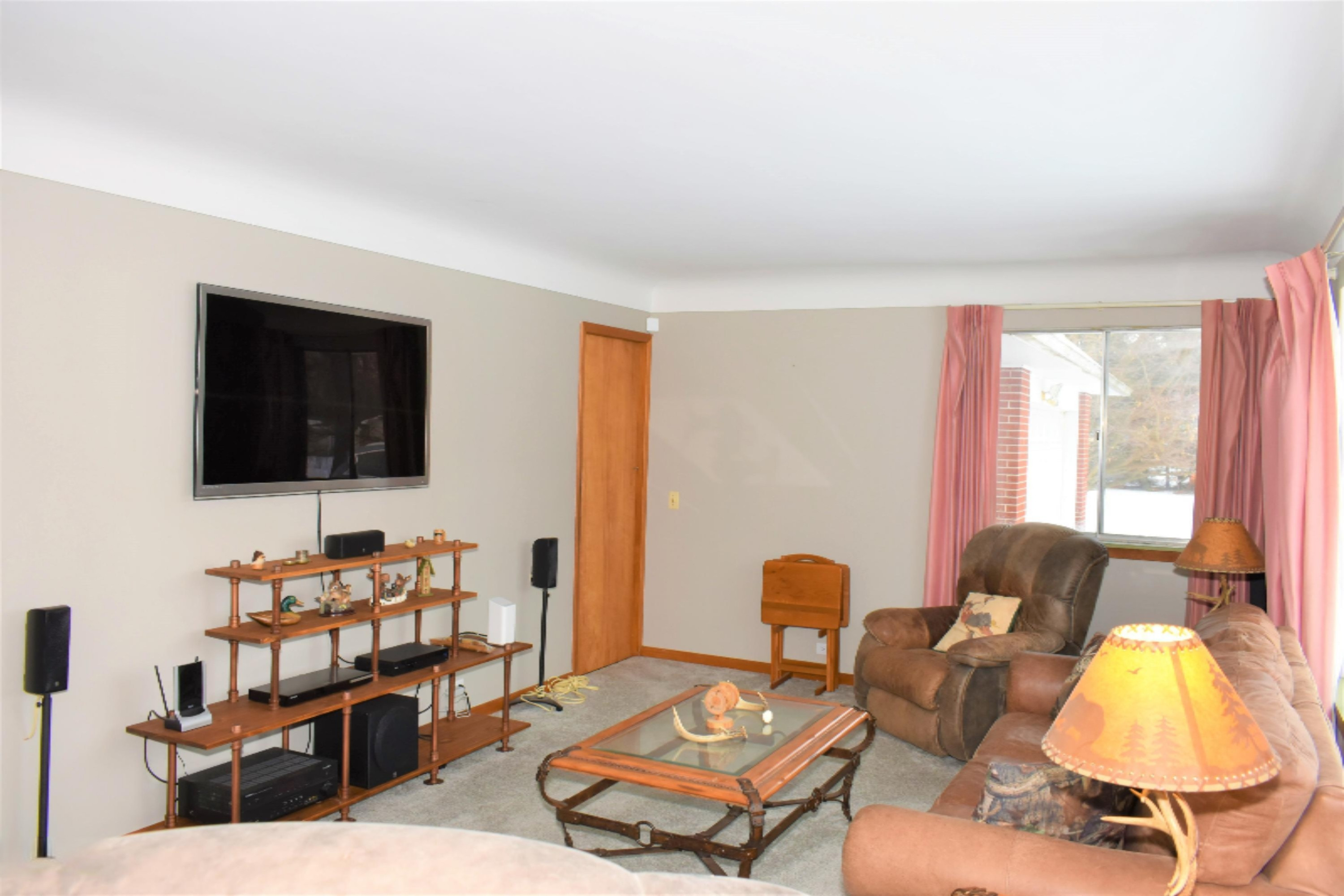 43231 Parkhurst Drive Decatur, MI 49045 - Photo 24 of 55 Living Room