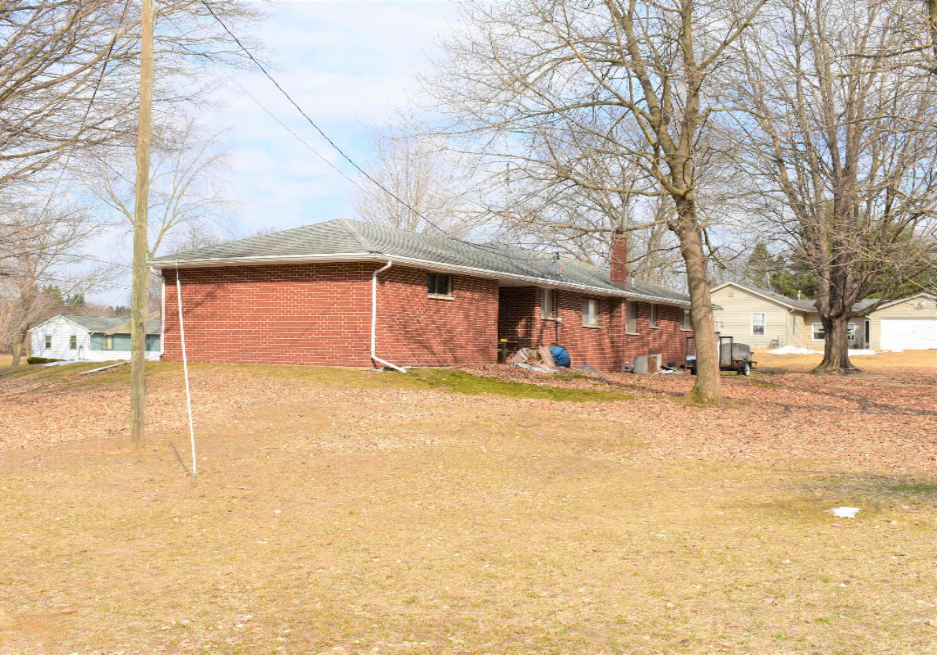 43231 Parkhurst Drive Decatur, MI 49045 - Photo 5 of 55 Right Rear Side