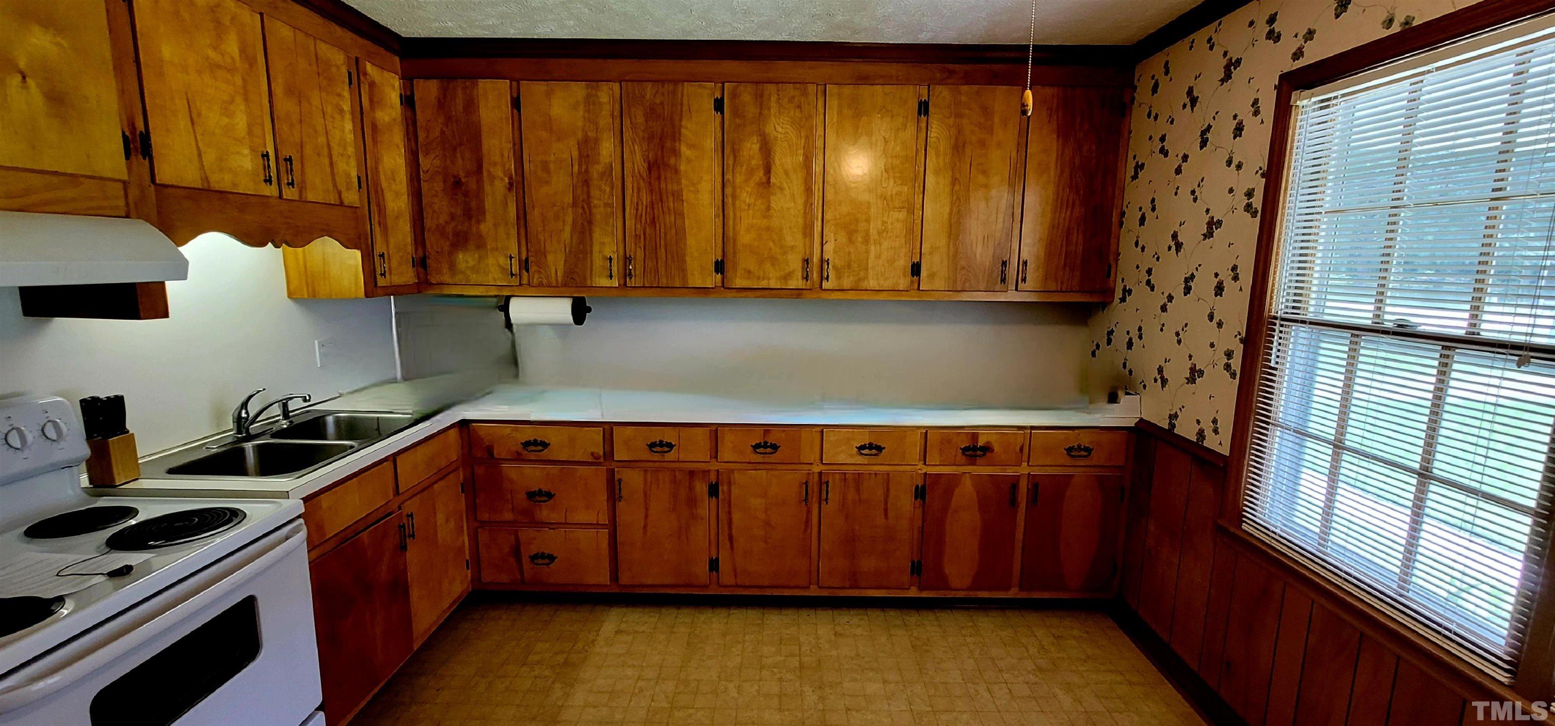 619 Snake Road Lumberton, NC 28358 - Photo 4 of 19 Gallery Image 4