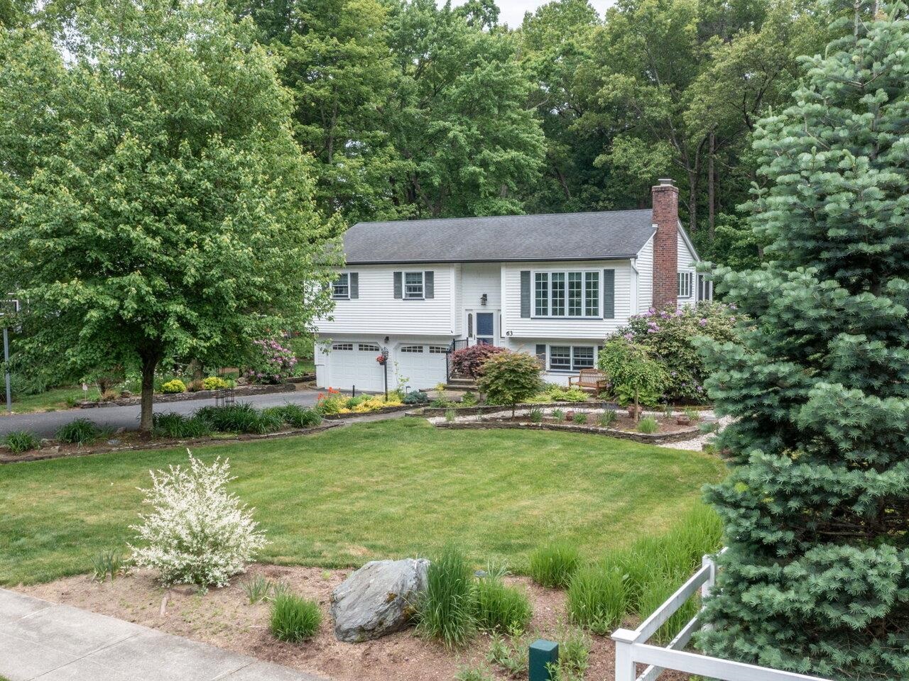 63 Robin Road Colchester, VT 05446 - Photo 6 of 55