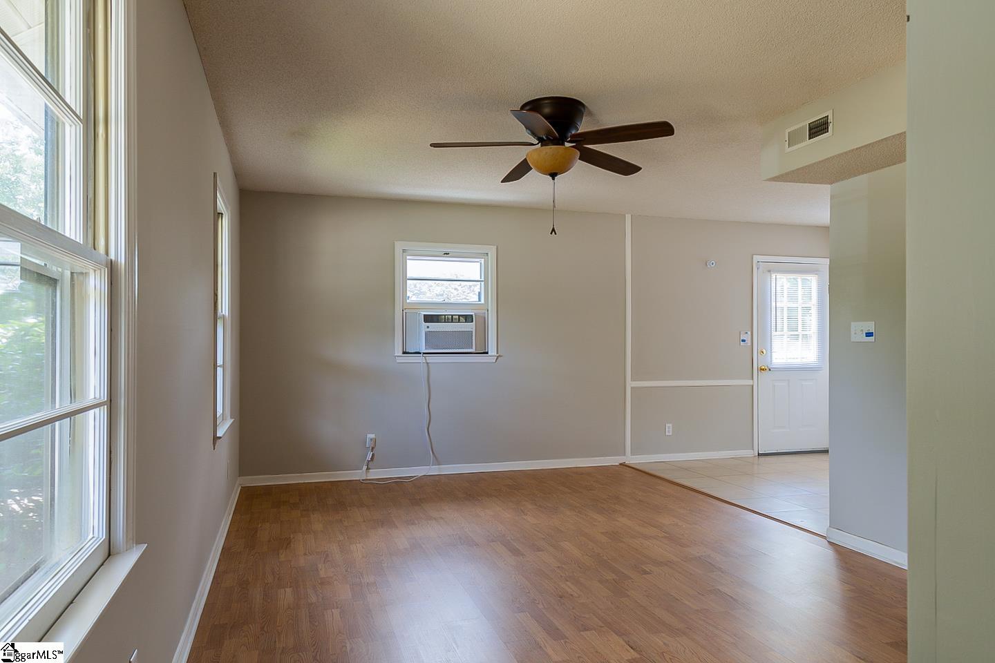 249 Wolfe Lane Inman, SC 29349 - Photo 5 of 25