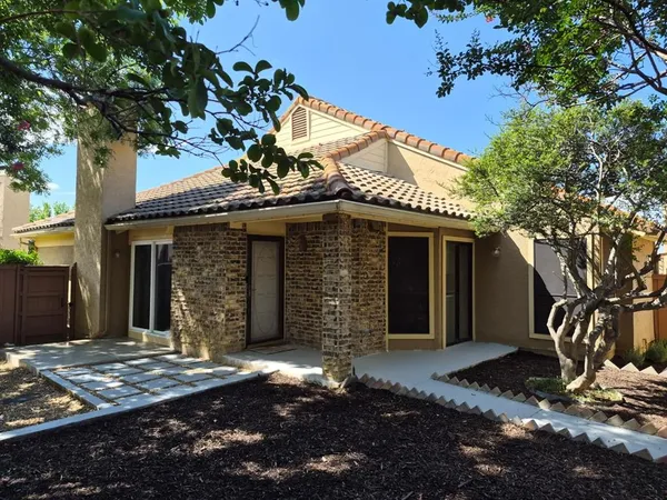 $240,000 | 4267 Cuesta Drive, Unit 1, Irving, TX 75038