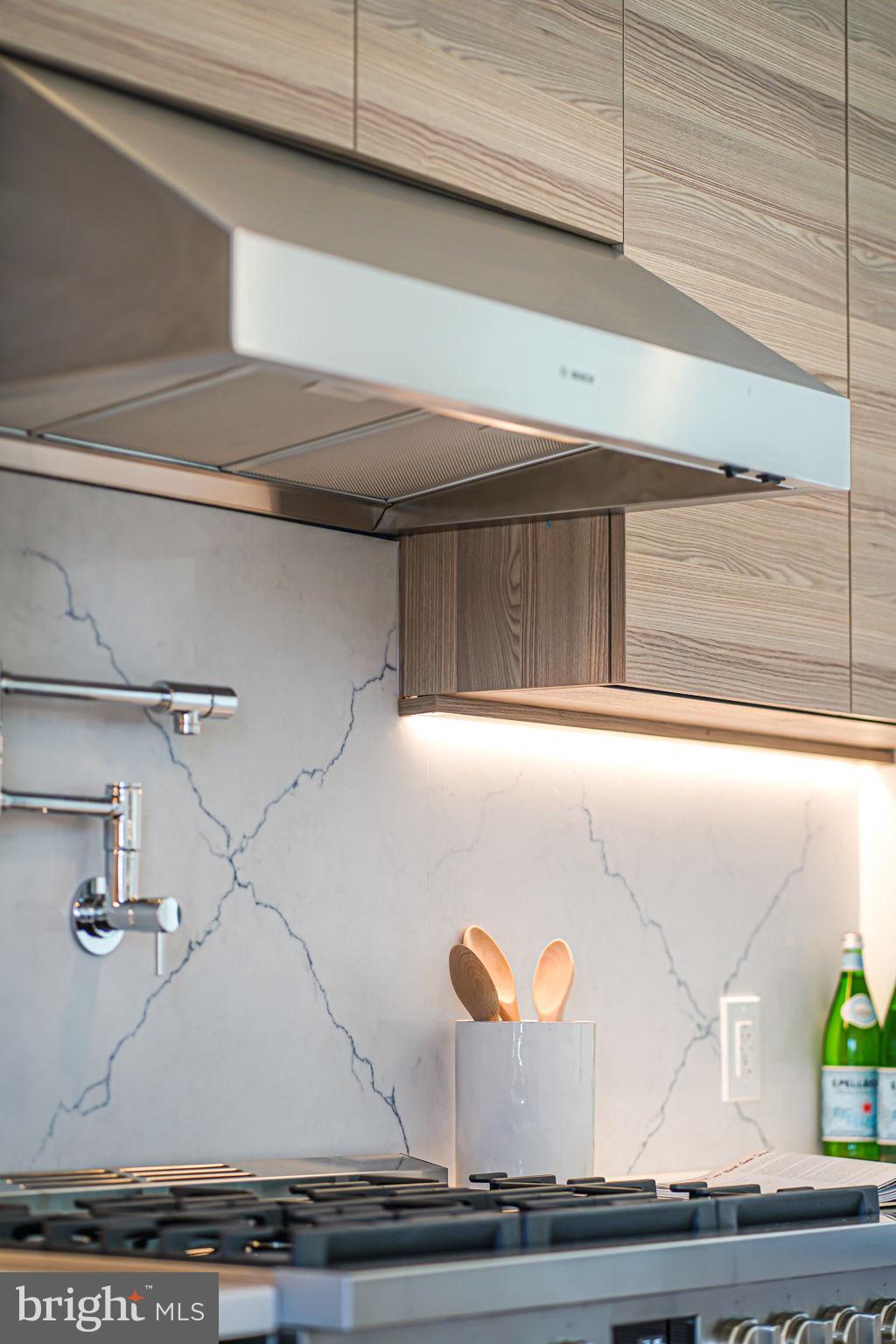 2905 Newark Street Northwest Washington, DC 20008 - Photo 9 of 52