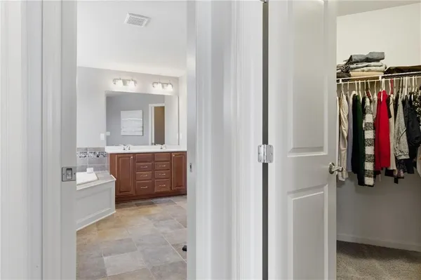 a view of a walk in closet