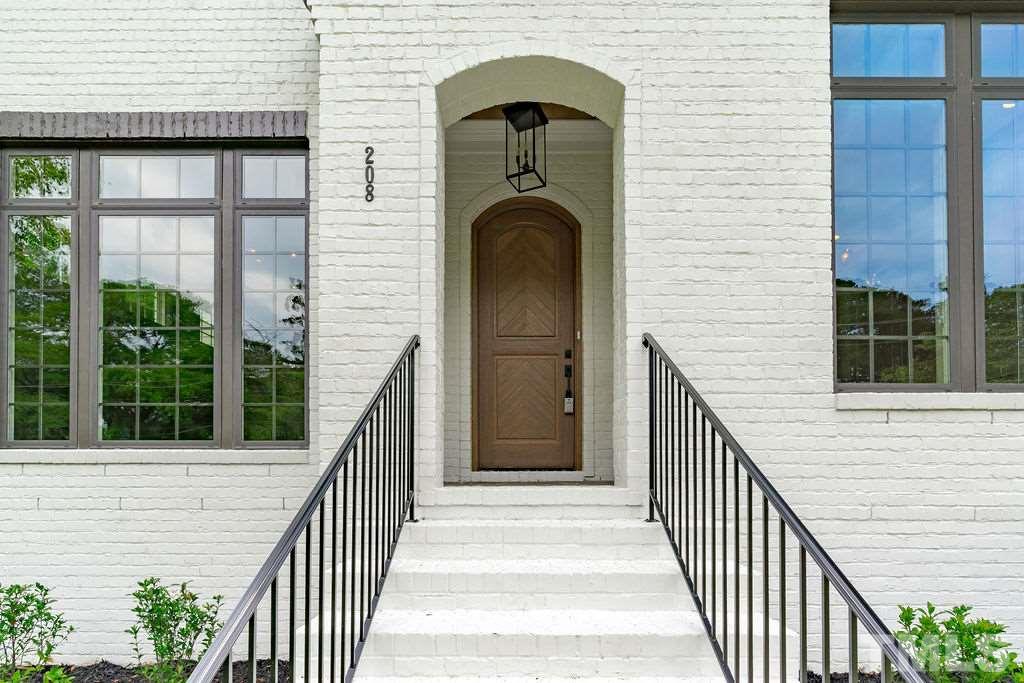208 Reynolds Road Raleigh, NC 27609 - Photo 3 of 30