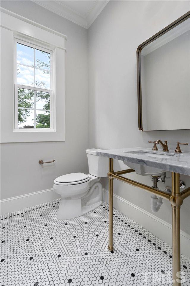 208 Reynolds Road Raleigh, NC 27609 - Photo 8 of 30