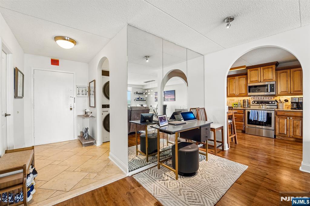 1077 River Road, Unit 903 Edgewater, NJ 07020 - Photo 9 of 37