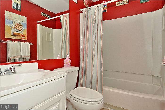 11720 Dry River Court Reston, VA 20191 - Photo 14 of 30 Great Shared Bath with Tile Flooring!