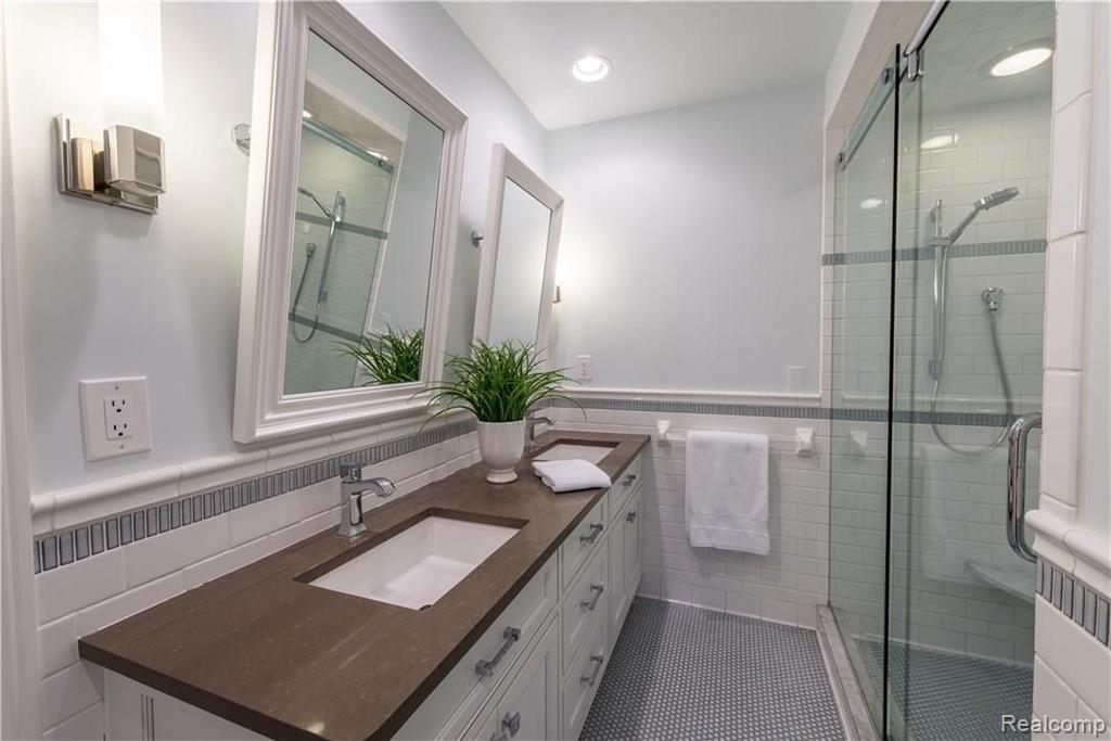 570 Haverhill Road Bloomfield Hills, MI 48304 - Photo 24 of 32