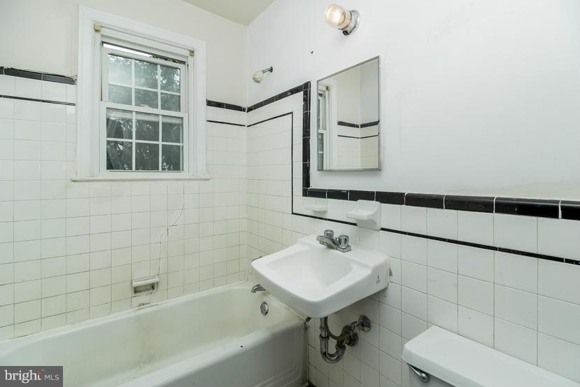 1623 Ridge Place Southeast Washington, DC 20020 - Photo 11 of 26 Interior (General)