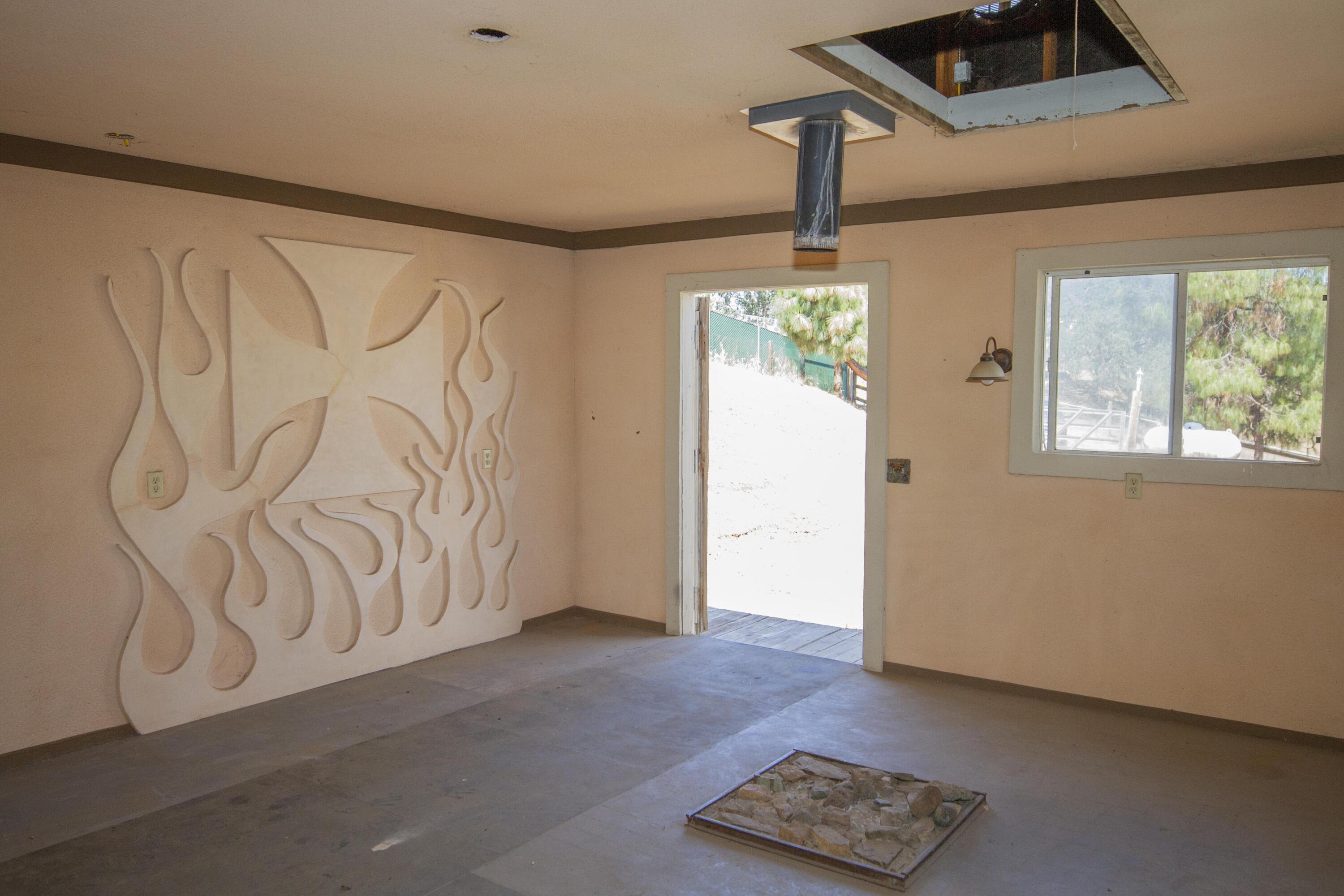 46066 Longview Road Yokuts Valley, CA 93675 - Photo 4 of 66 40
