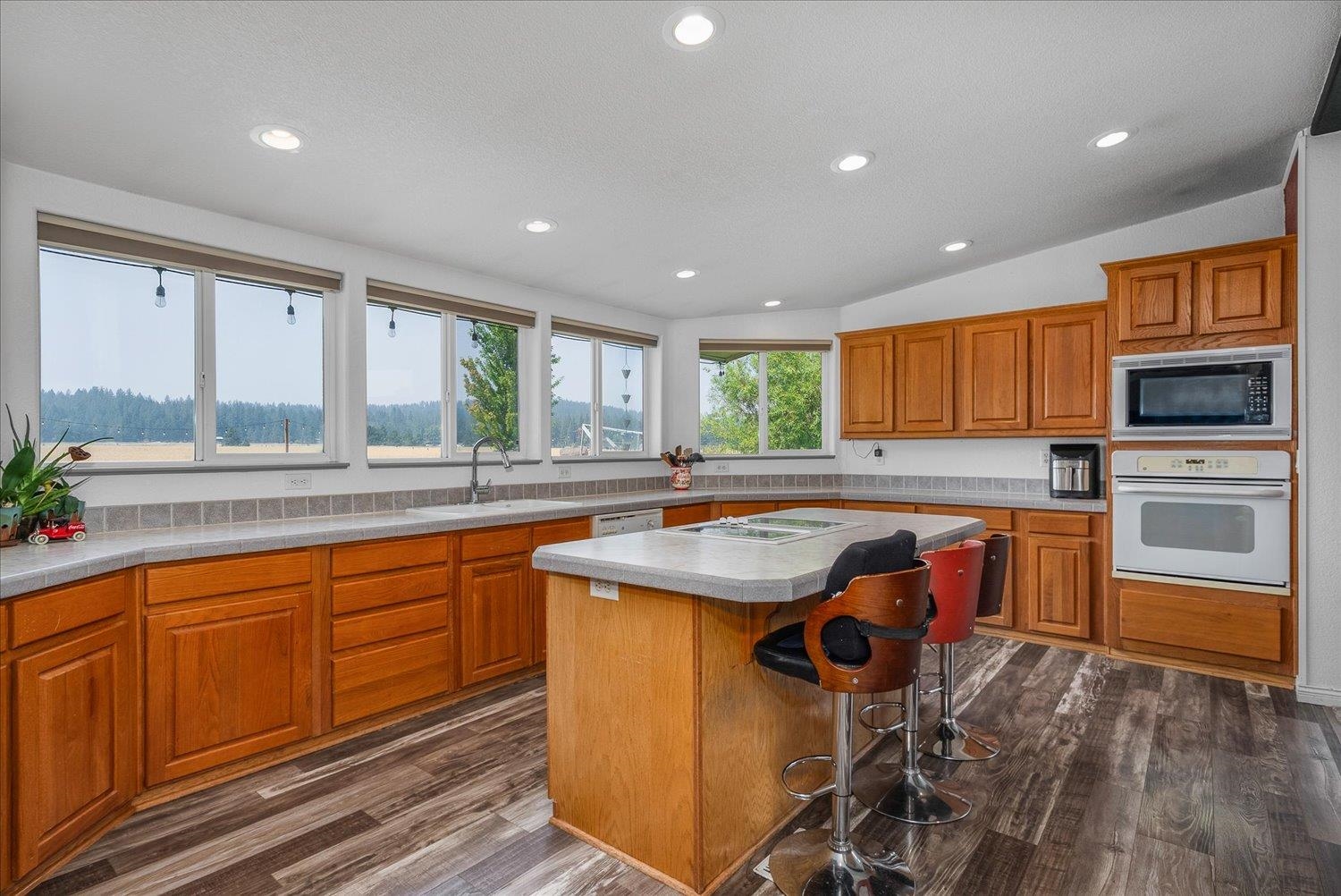 20211 North Austin Road Colbert, WA 99005 - Photo 4 of 49 Gallery Image 4