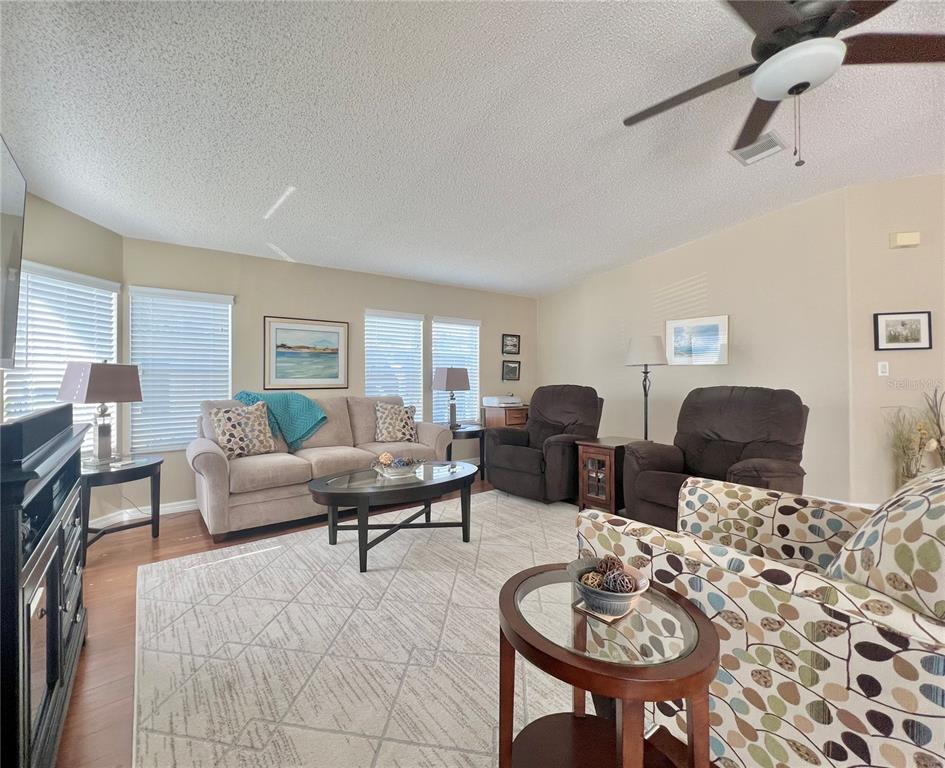 1100 South Belcher Road, Unit 512 Largo, FL 33771 - Photo 23 of 73 Living room