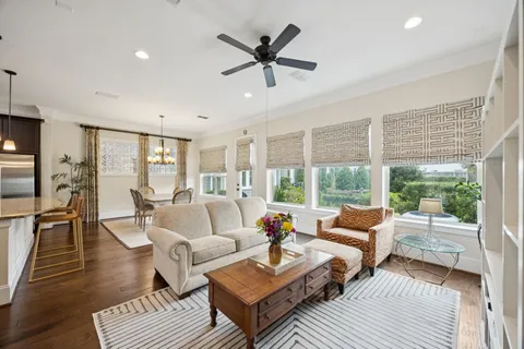 $399,000 | 11116 Sherwood Oak Lane, Houston, TX 77043