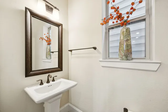 $399,000 | 11116 Sherwood Oak Lane, Houston, TX 77043